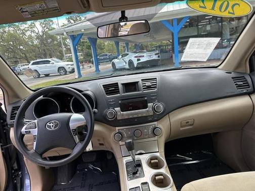 2012 Toyota Highlander SE
