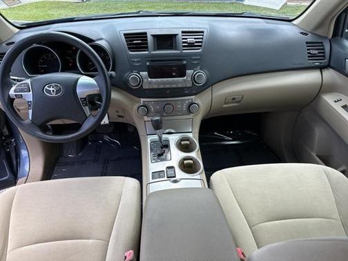 2012 Toyota Highlander SE