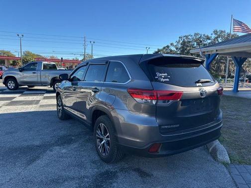 2019 Toyota Highlander LE I4