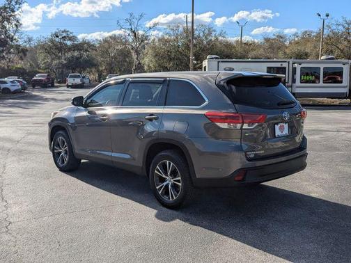 2019 Toyota Highlander LE I4