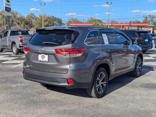 2019 Toyota Highlander LE I4