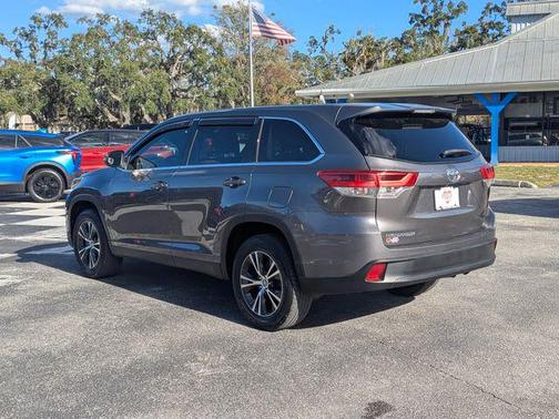 2019 Toyota Highlander LE I4