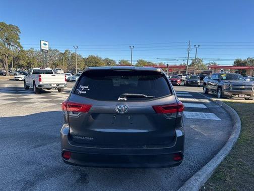 2019 Toyota Highlander LE I4
