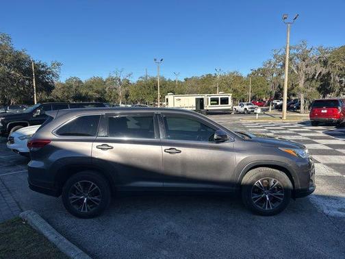 2019 Toyota Highlander LE I4