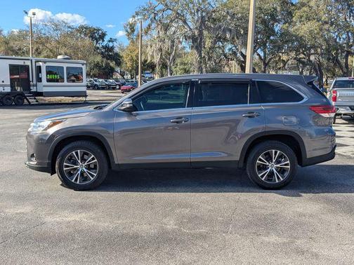 2019 Toyota Highlander LE I4