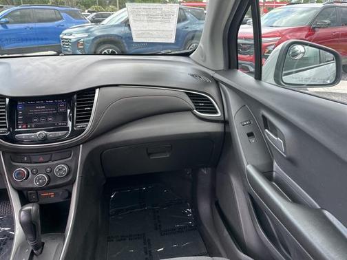 2022 Chevrolet Trax LS