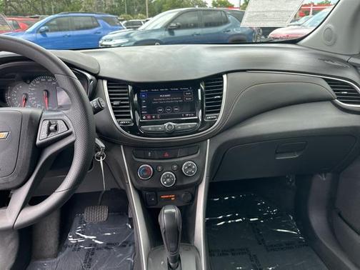 2022 Chevrolet Trax LS