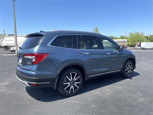 2022 Honda Pilot Touring 8-Passenger