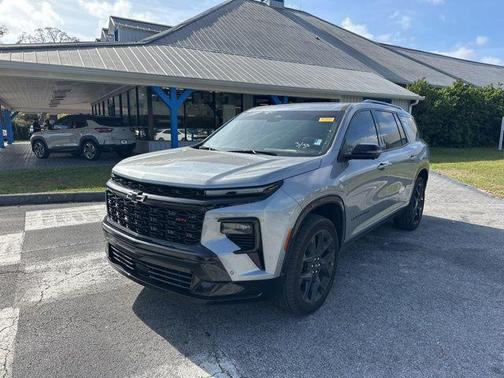 Sterling Gray Metallic 2024 Chevrolet Traverse RS
