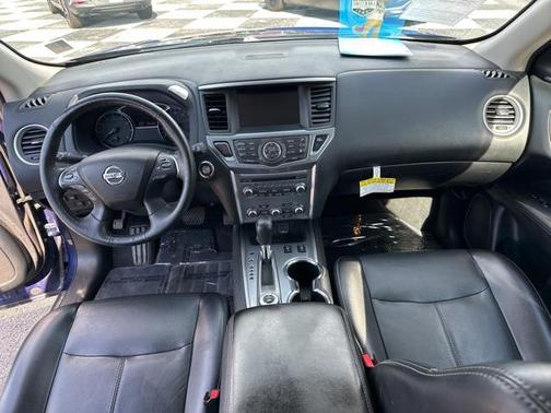 2020 Nissan Pathfinder SL 4WD