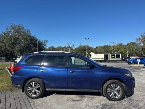 2020 Nissan Pathfinder SL 4WD