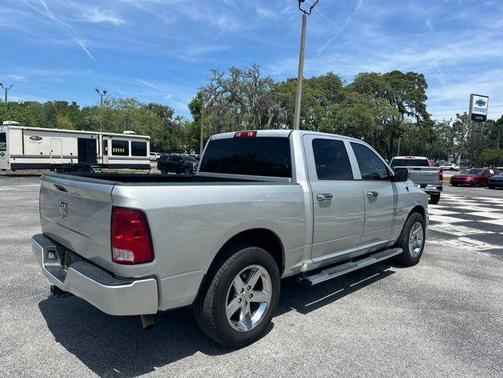 Brilliant Black Crystal Pearlcoat 2018 RAM 1500 Express