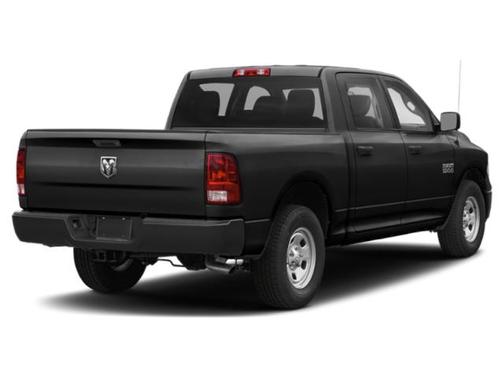 Brilliant Black Crystal Pearlcoat 2018 RAM 1500 Express