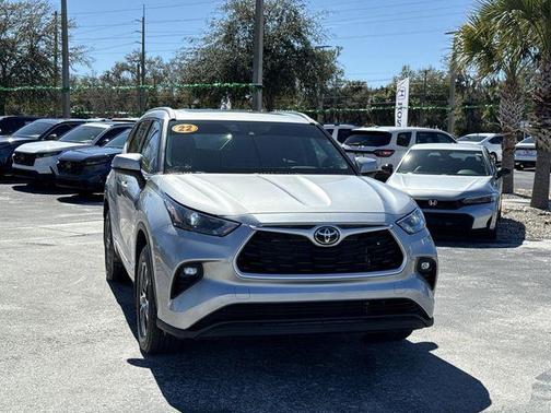 2022 Toyota Highlander XLE