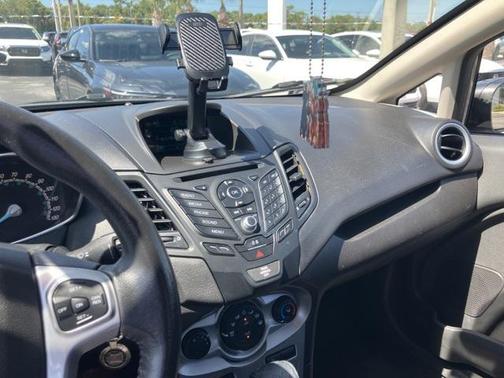 2015 Ford Fiesta SE