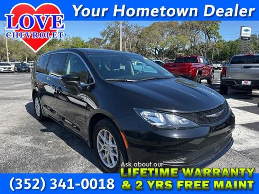 2023 Chrysler Voyager LX