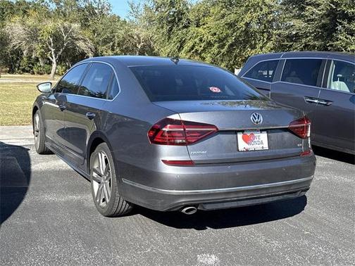 2019 Volkswagen Passat 2.0T R-Line