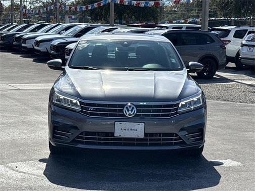 2019 Volkswagen Passat 2.0T R-Line