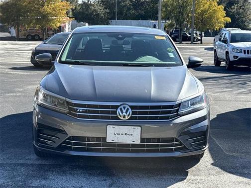 2019 Volkswagen Passat 2.0T R-Line