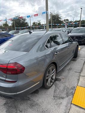 2019 Volkswagen Passat 2.0T R-Line