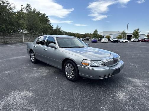 2006 Lincoln Town Car Signature