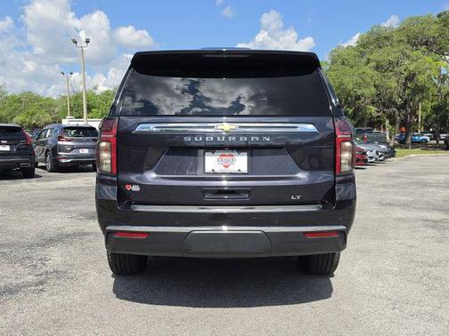 Dark Ash Metallic 2022 Chevrolet Suburban LT