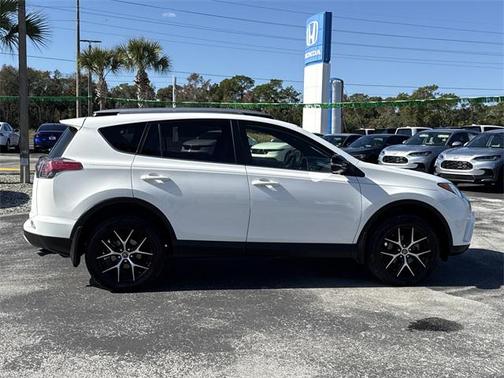 2018 Toyota RAV4 SE