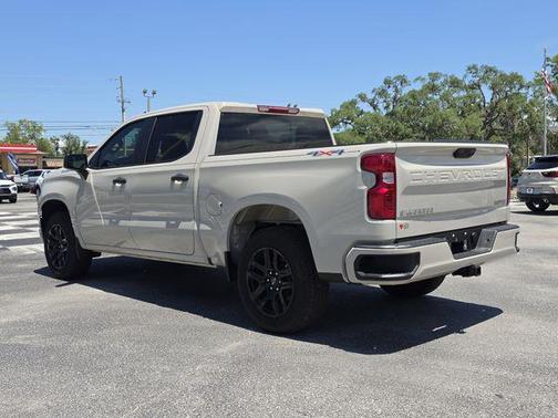White Sands 2026 Chevrolet Silverado 1500 Custom