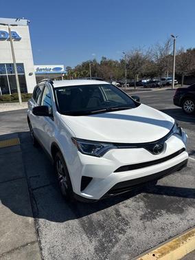 2017 Toyota RAV4 LE