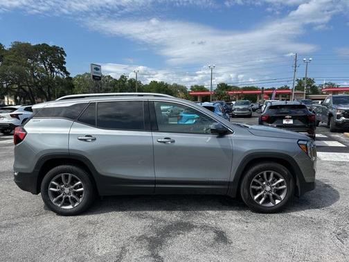 2023 GMC Terrain SLT