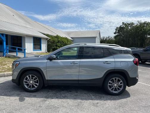 2023 GMC Terrain SLT