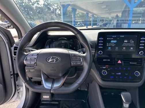 2020 Hyundai IONIQ Hybrid SE