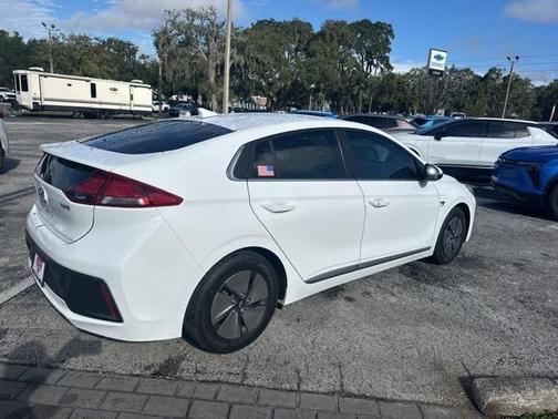 2020 Hyundai IONIQ Hybrid SE