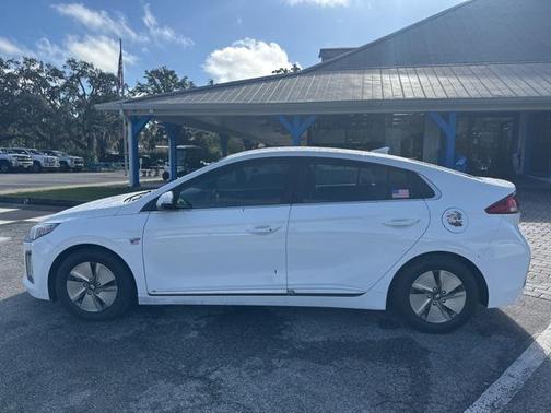 2020 Hyundai IONIQ Hybrid SE