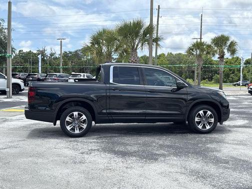 Crystal Black Pearl 2017 Honda Ridgeline RTL