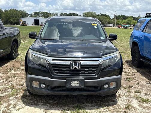 Crystal Black Pearl 2017 Honda Ridgeline RTL