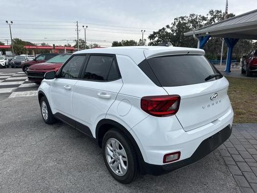 2021 Hyundai VENUE SE