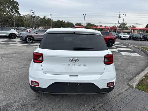 2021 Hyundai VENUE SE