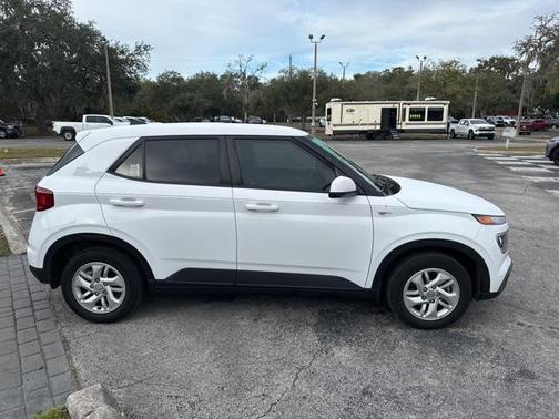 2021 Hyundai VENUE SE