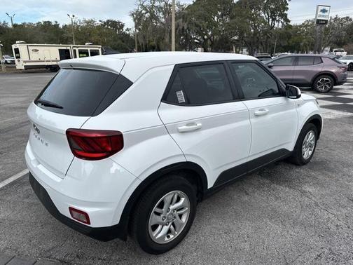 2021 Hyundai VENUE SE