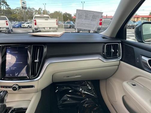 2019 Volvo S60 T6 Momentum