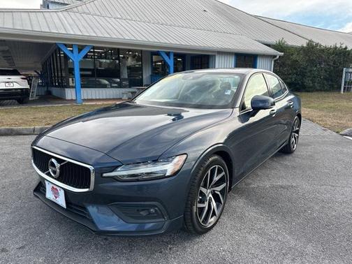 2019 Volvo S60 T6 Momentum