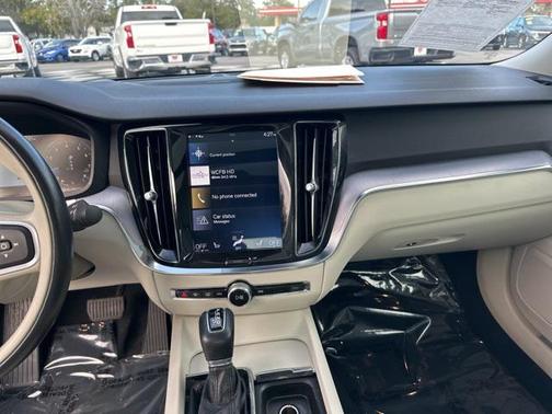 2019 Volvo S60 T6 Momentum