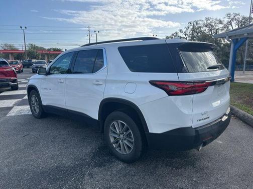 Summit White 2023 Chevrolet Traverse LT Cloth