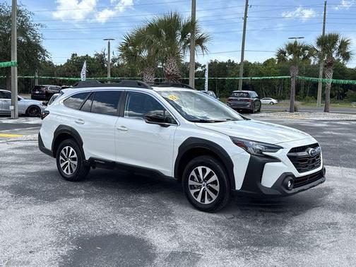 Crystal White Pearl 2025 Subaru Outback Premium