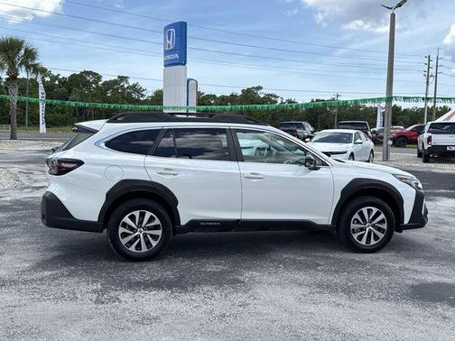 Crystal White Pearl 2025 Subaru Outback Premium