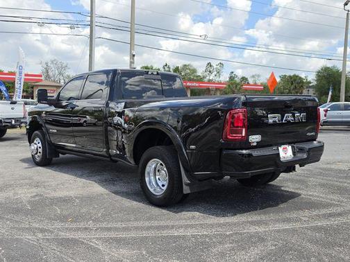 Diamond Black Crystal Pearlcoat 2025 RAM 3500 Longhorn