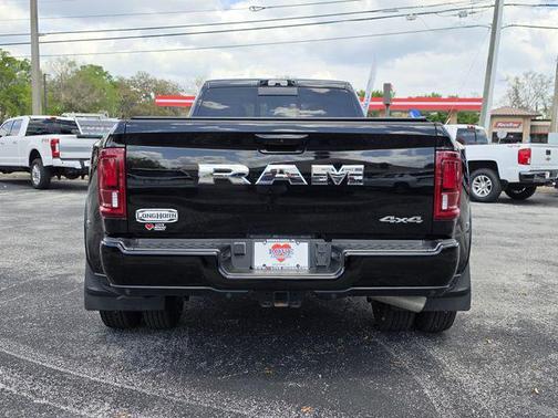 Diamond Black Crystal Pearlcoat 2025 RAM 3500 Longhorn