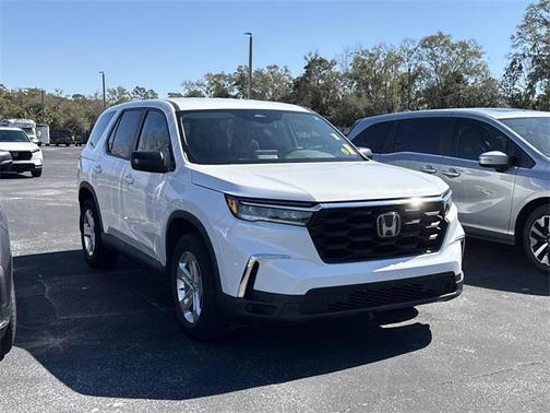 2023 Honda Pilot 2WD LX