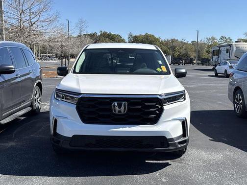 2023 Honda Pilot 2WD LX